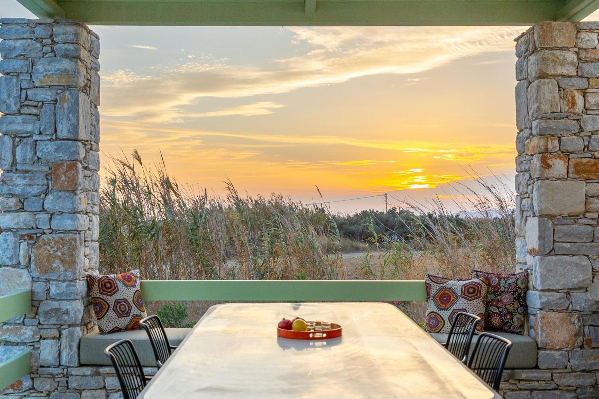Plioni Villas & Suites Mikri Vigla Bagian luar foto