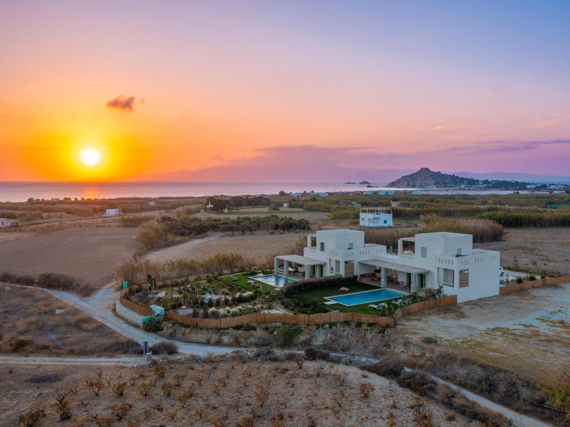 Plioni Villas & Suites Mikri Vigla Bagian luar foto