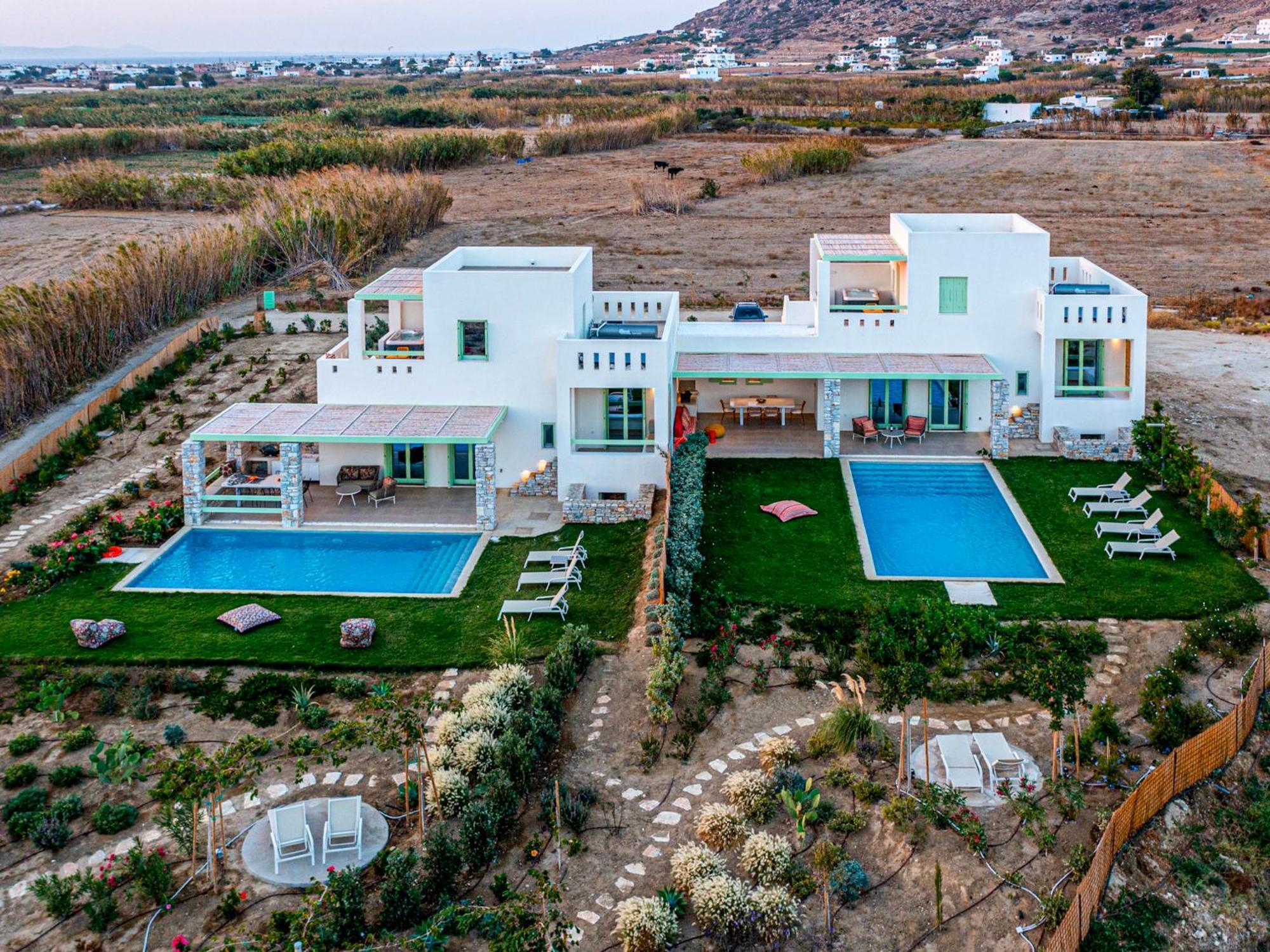Plioni Villas & Suites Mikri Vigla Bagian luar foto